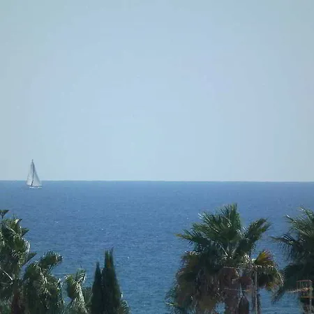 Marina Rey 2*